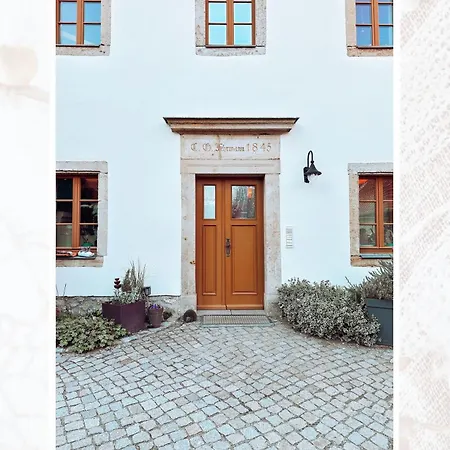Exklusive Erdgeschosswohnung Im Romantischen Vierseitenhof Mit 3 Schlafzimmern Und 2 Baedern Apartament Drezno