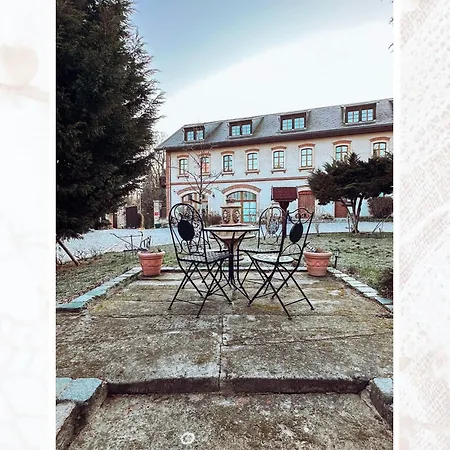 Apartament Exklusive Erdgeschosswohnung Im Romantischen Vierseitenhof Mit 3 Schlafzimmern Und 2 Baedern