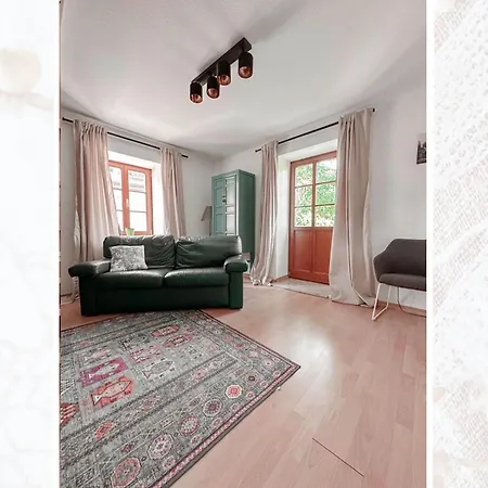 Apartament Exklusive Erdgeschosswohnung Im Romantischen Vierseitenhof Mit 3 Schlafzimmern Und 2 Baedern
