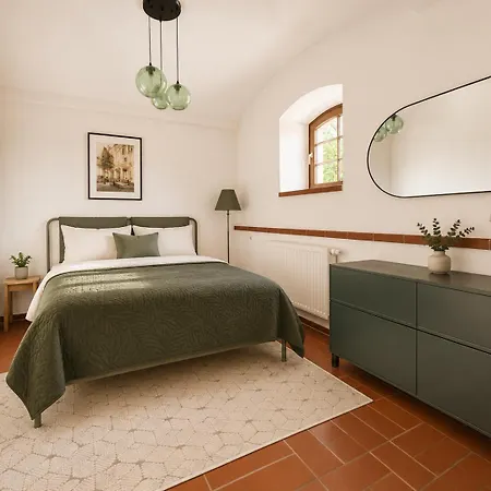 Exklusive Erdgeschosswohnung Im Romantischen Vierseitenhof Mit 3 Schlafzimmern Und 2 Baedern Apartament *
